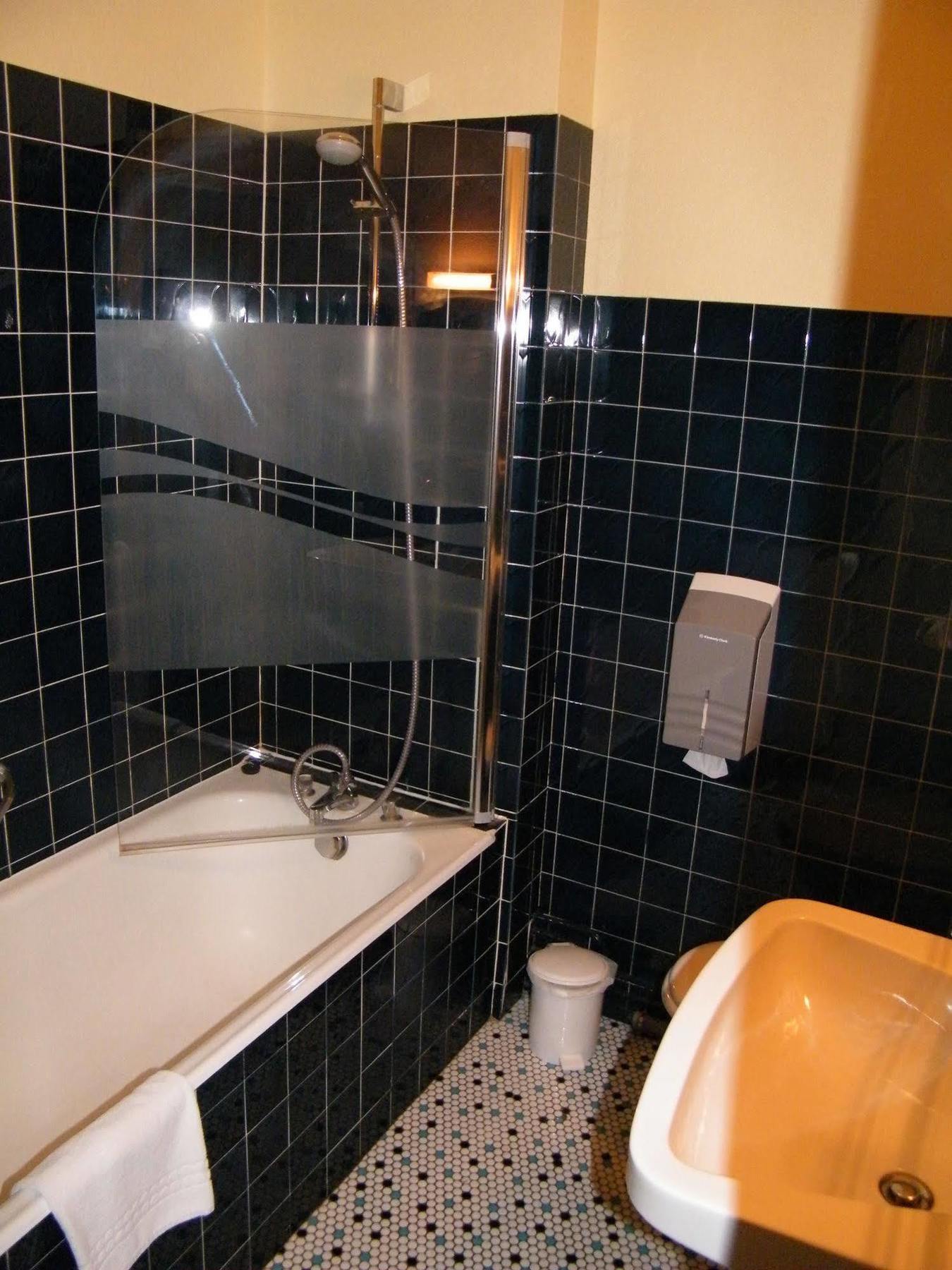 Hotel Balzac Fougères Zewnętrze zdjęcie