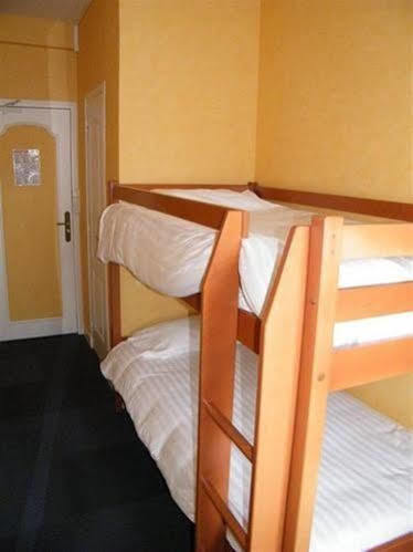 Hotel Balzac Fougères Zewnętrze zdjęcie
